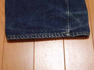 スソのチェーンステッチの色落ち